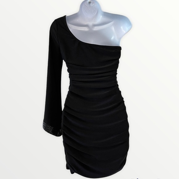 Taboo Black One Flare Sleeve Ruched Mini Dress - Picture 7 of 9